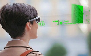 ソニーが開発中の透過式メガネ型端末『SmartEyeglass Developer Edition』。
